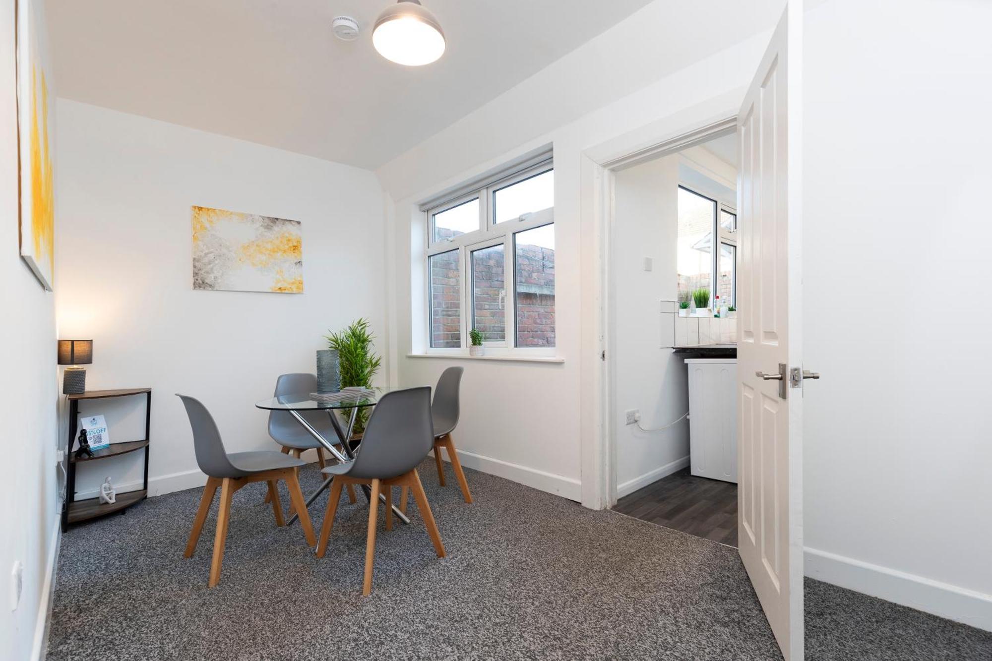 Quiet And Comfy House With 2 Bedrooms And 2 Bathrooms Super Fast Wifi And Crisp Hotel Standard White Linen Hosted By Our Home Short Stays Darlington  Exterior foto