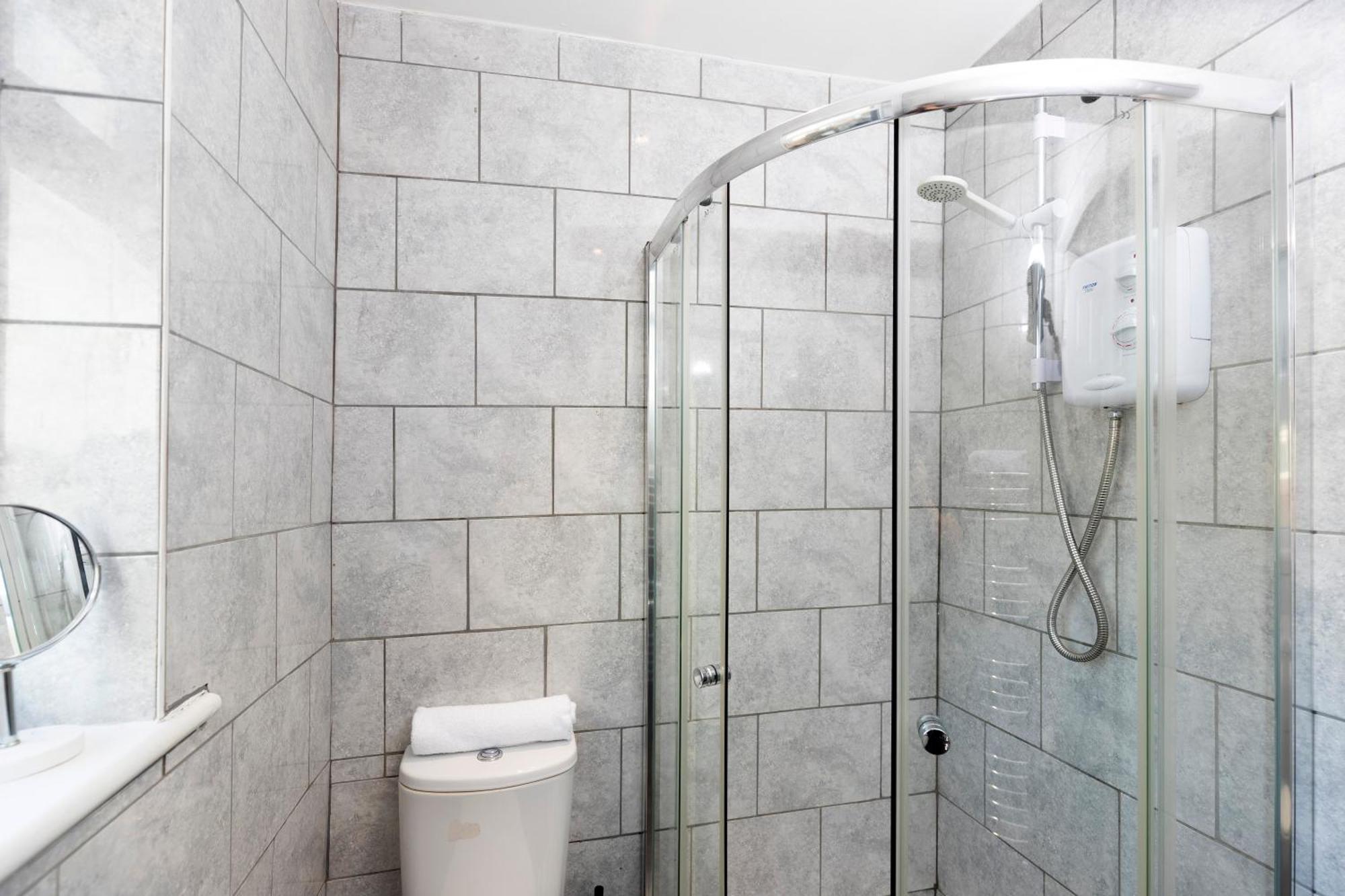 Quiet And Comfy House With 2 Bedrooms And 2 Bathrooms Super Fast Wifi And Crisp Hotel Standard White Linen Hosted By Our Home Short Stays Darlington  Exterior foto